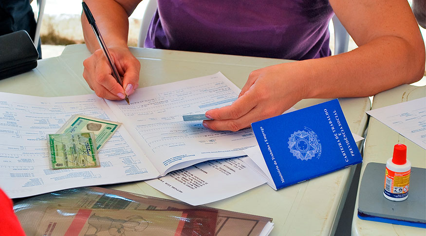 Desemprego recua para 12%, mas população subocupada é a maior desde 2012